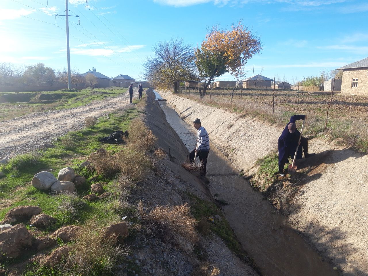 Қамаши туман ирригация бўлими кузги-қишги тозалаш-таъмирлаш ишларида фаол иштирок этишмоқда