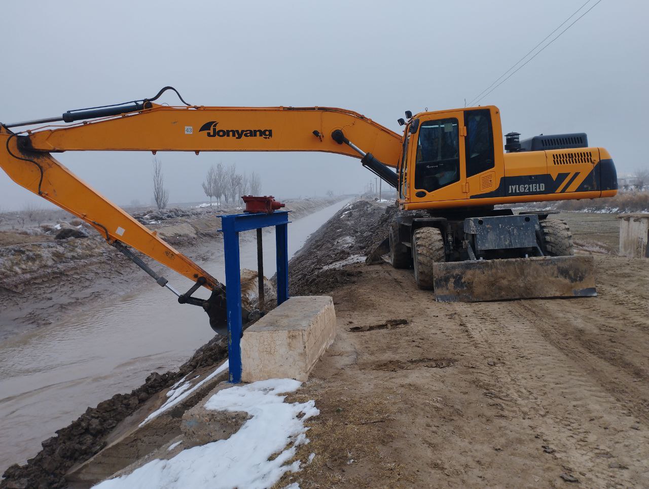 Касби туманида кузги-қишги тозалаш-таъмирлаш ишлари давом этмоқда.